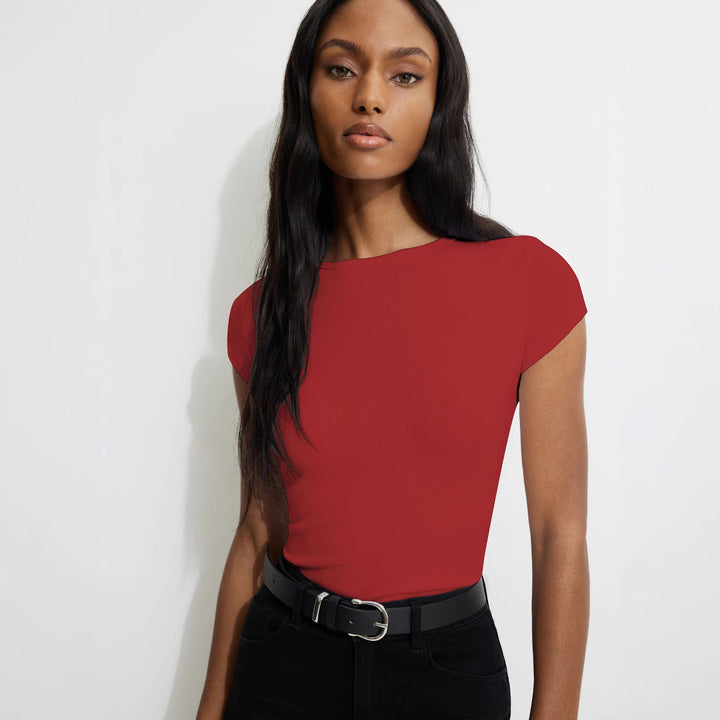 Dame kortærmet rib-T-shirt med figursyet snit og tidløst design Stilla