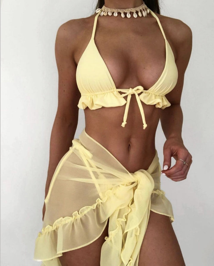 Dame triangel-bikini med romantiske flæsedetaljer og dekonstrueret omslagsskørt Stilla