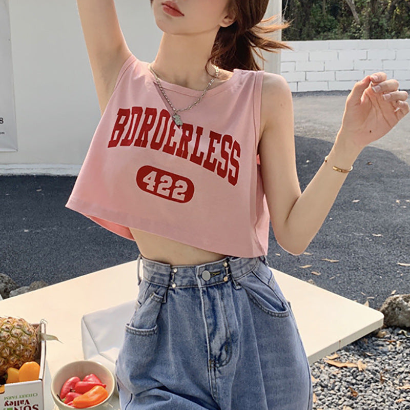 Kvinders afslappede crop top med kreativ skrifttype og komfortable materialer Skovae