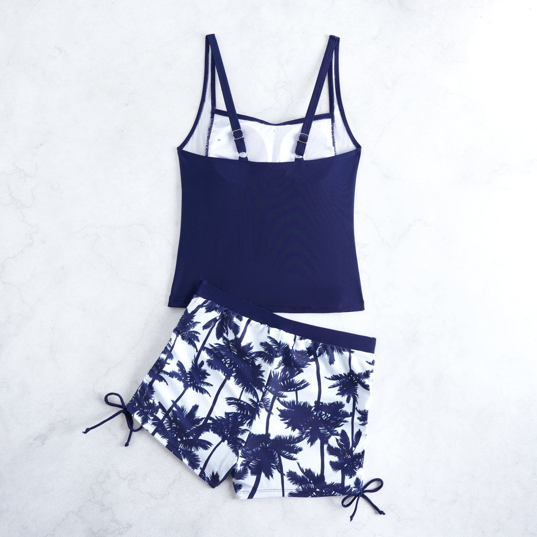 Dame badedragt med trendy rynkning og moderigtige shorts Skovae
