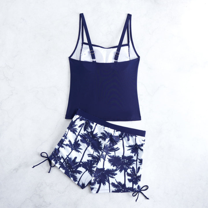 Dame badedragt med trendy rynkning og moderigtige shorts Skovae