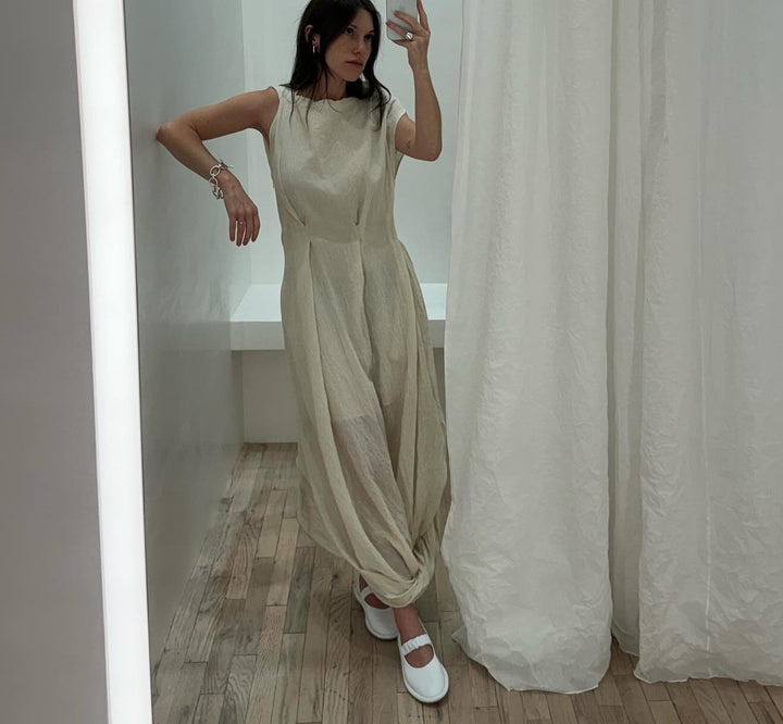 Dame asymmetrisk maxikjole med innovativ draperingseffekt Stilla