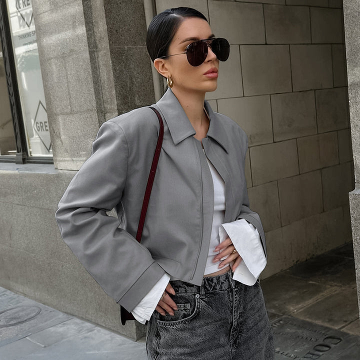 Dame cropped jakke med moderne snit og elegant revers Stilla