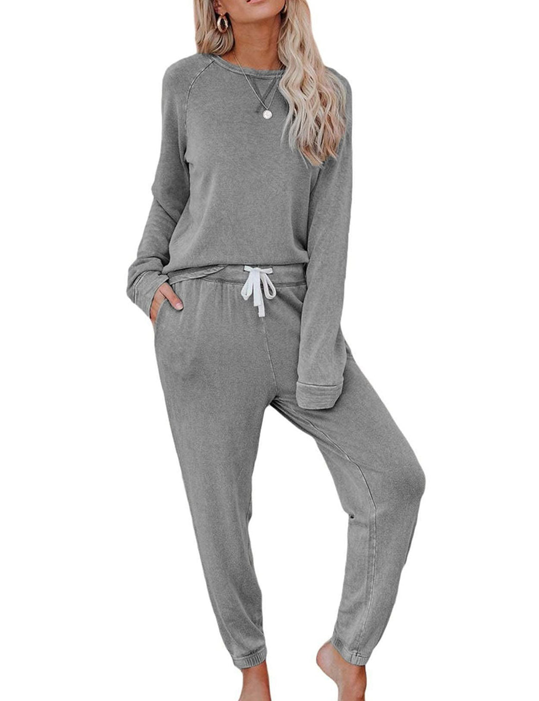 Kvindernes komfortable lounge sæt med stilfuld oversized sweater og afslappende bukser Stilla