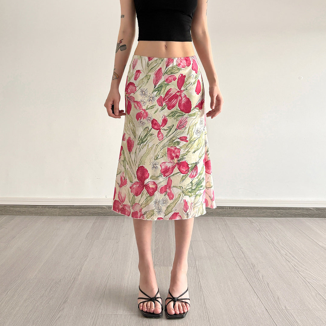 Dame elegant midikjole med blomster motiver og svingende snit Skovae
