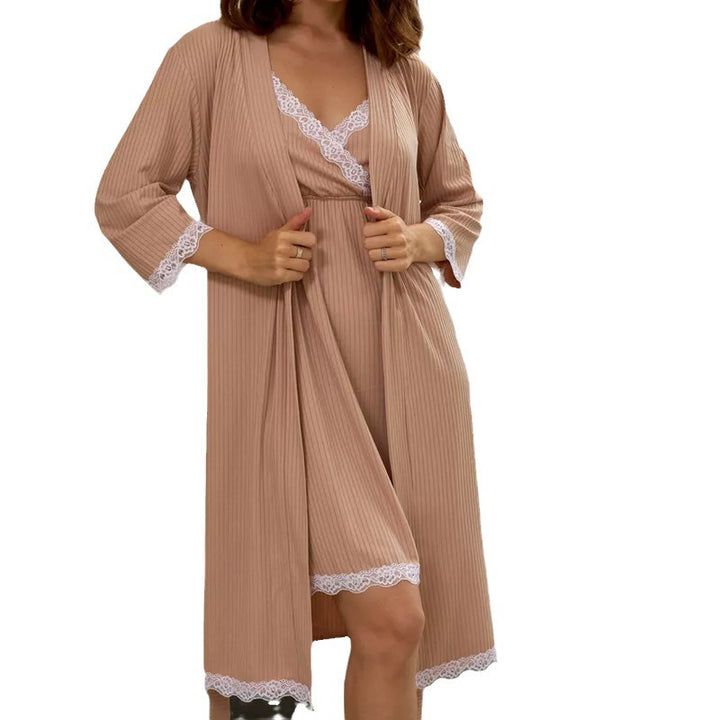 Dame natkjole med afslappet kimono og spids Stilla
