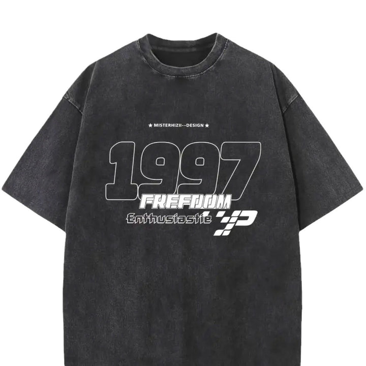 Dame T-shirt med afslappet oversized-snit og moderne grafisk design Stilla