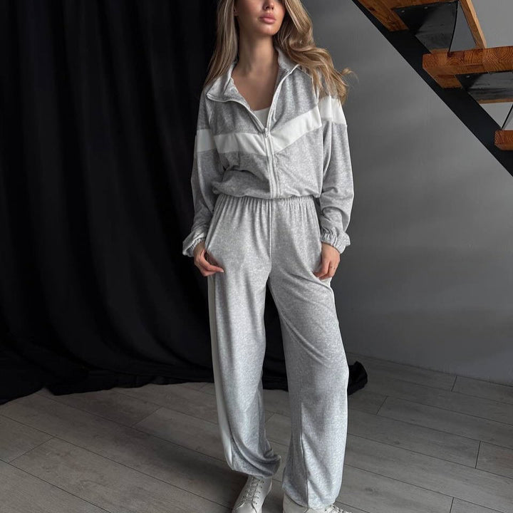 Kvindernes sporty fleece træningsdragt med voluminøse ærmer og lynlås Skovae