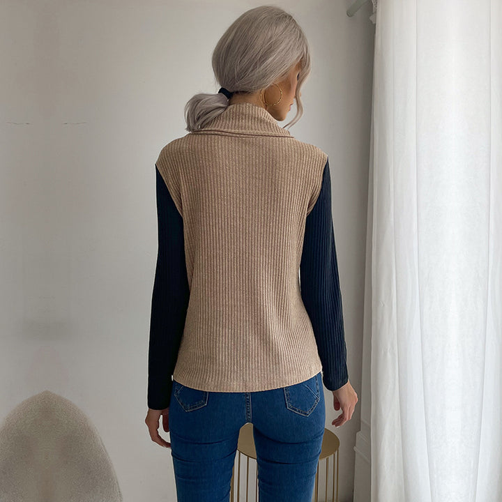 Dame strikoverdel med asymmetrisk reverskrave og dekorative knapper Stilla