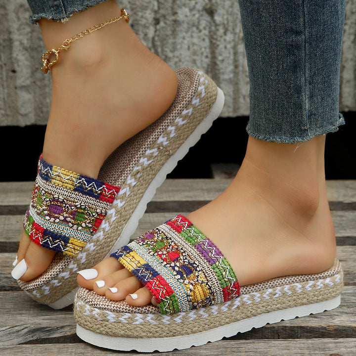 Dame platform-sandaler med flettet detaljer og skridsikker sål Stilla
