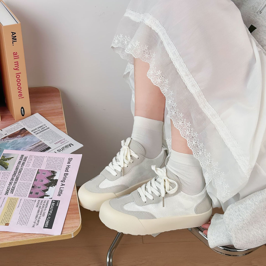 Dame Sporty Sneakers med innovativ materialkombination og tyk profilsål Stilla