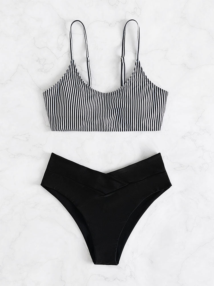 Dame triangel-bikini med moderne stribedesign og højt skåret underdel Skovae