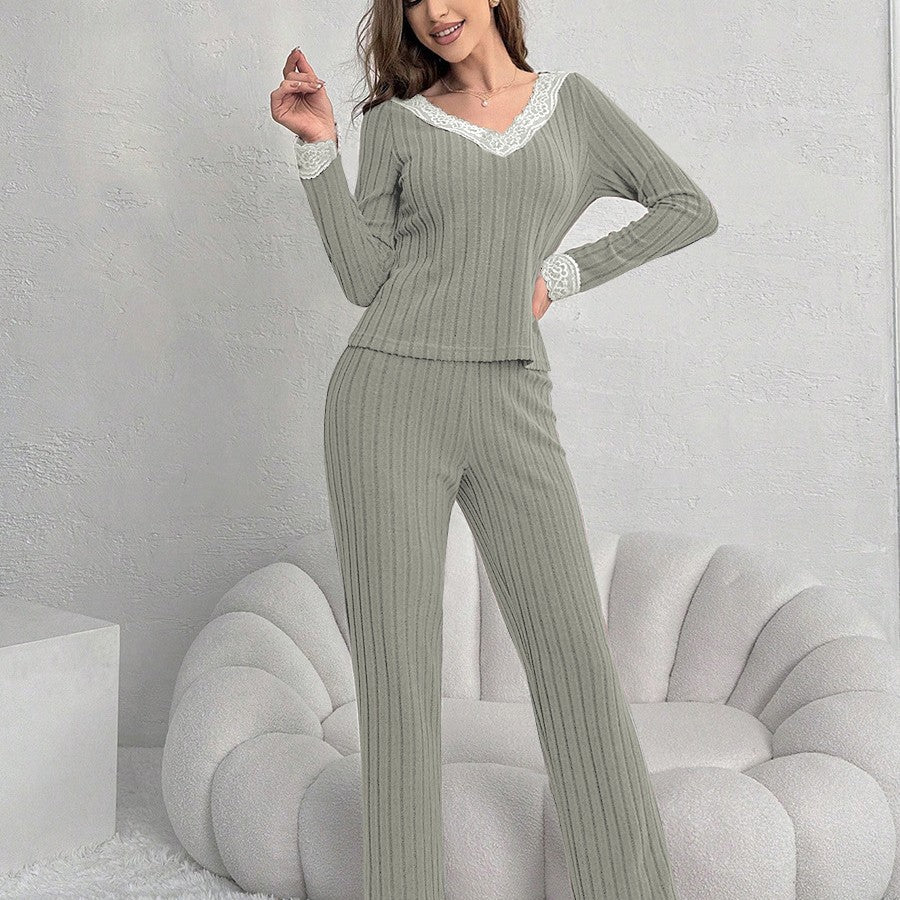 Dame pyjamasæt med fint ribdesign og blonde Stilla
