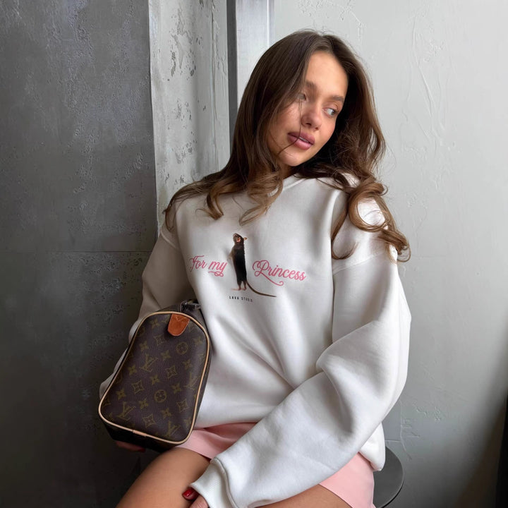 Kvinder sweatshirt med originalt dyremotiv og unik skrift Stilla