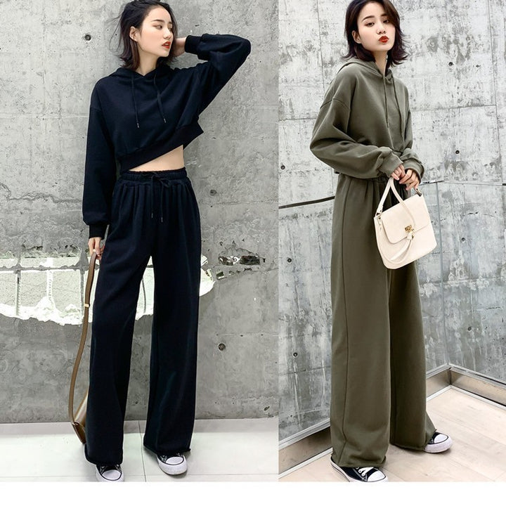 Damer moderigtigt og afslappet loungewear sæt med cropped hoodie og brede bukser Stilla