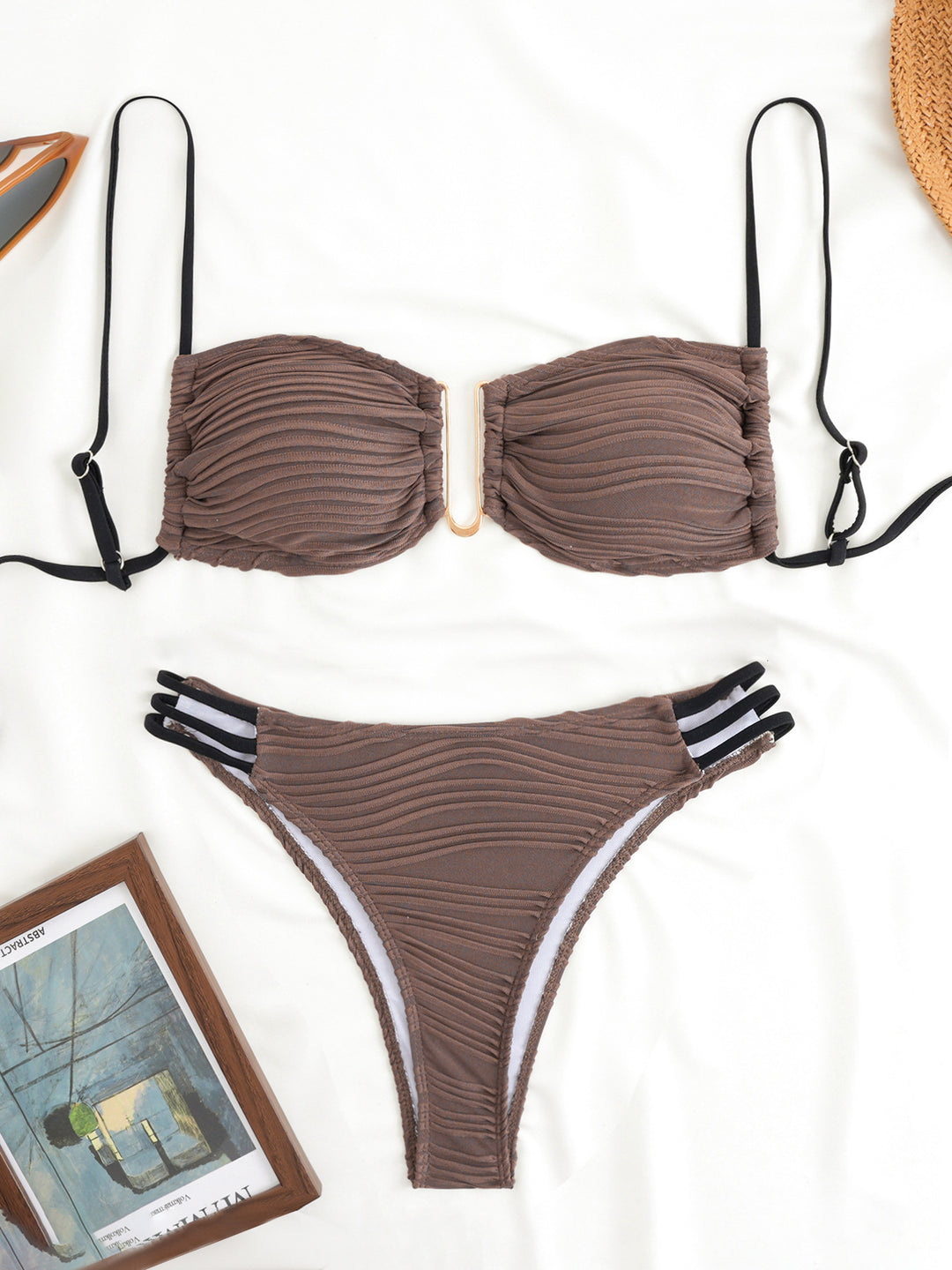 Dame bandeau-bikini med raffineret plisseret design og sidelændebånd Skovae