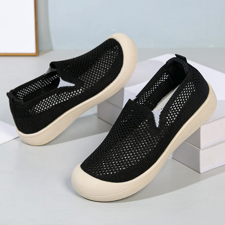 Femme Adaptive Comfort Walking Sneakers Stilla
