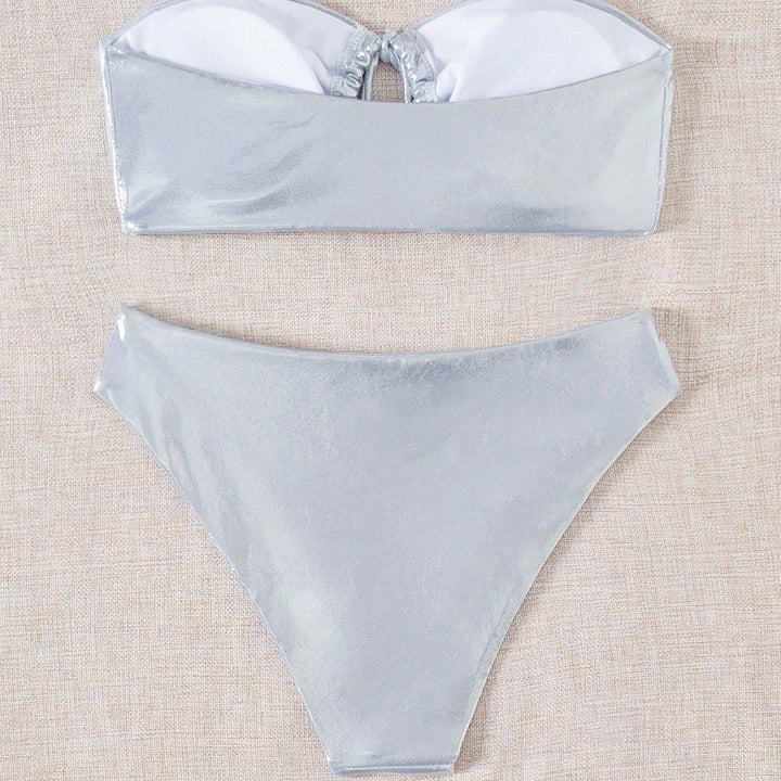 Dame Bandeau-bikini med skinnende top og høj benudskæring Skovae
