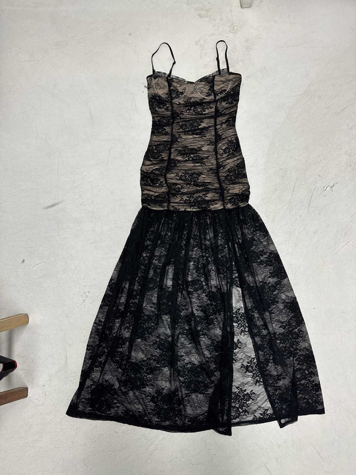 Damen Abendkleid mit Spitzendetails und raffinierter Silhouette Skovae