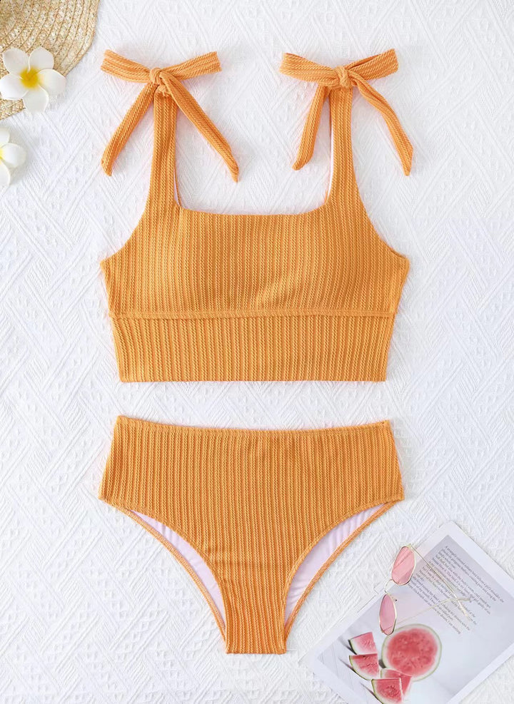 Dame bikini-sæt med trendy ribdesign og justerbare bindesnore Skovae
