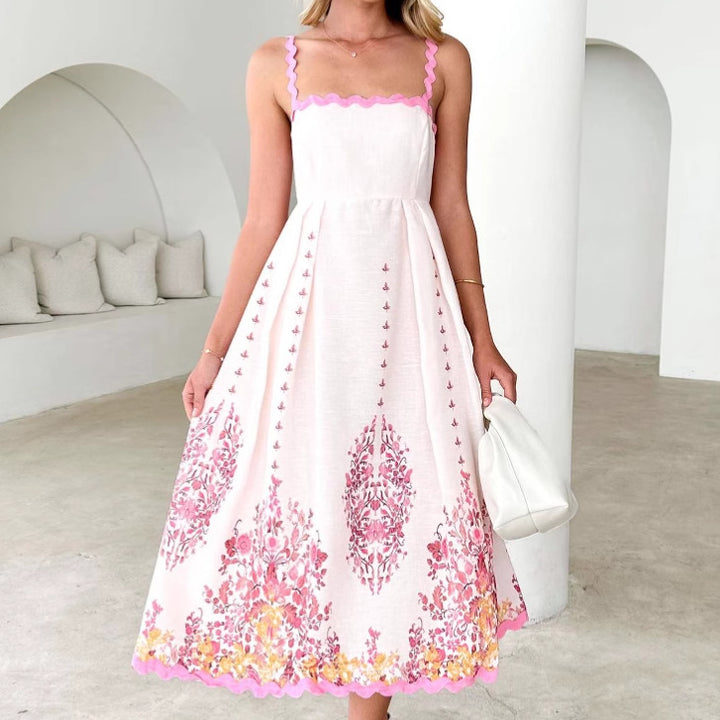 Dame Midi-kjole med fint spidsrussionedesign og florale detaljer Stilla