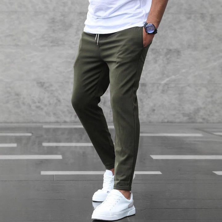 Herre Slim-Fit Fritidshose med elastisk talje og moderne sidelommer Stilla