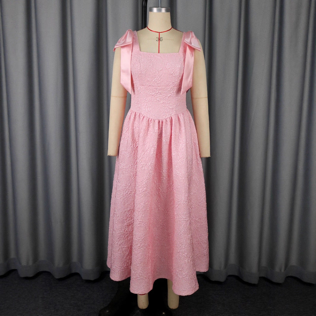 Damer Elegant aftenkjole med glitrende detaljer og legende flæseærmer Skovae
