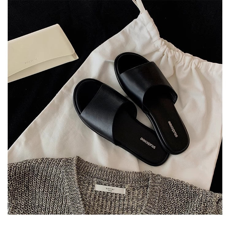 Dame minimalistiske badesandaler med bred rem og polstret indersål Stilla