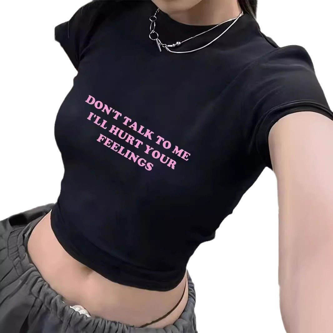Dame Crop-T-Shirt med iøjnefaldende statement-print Skovae 1777452337
