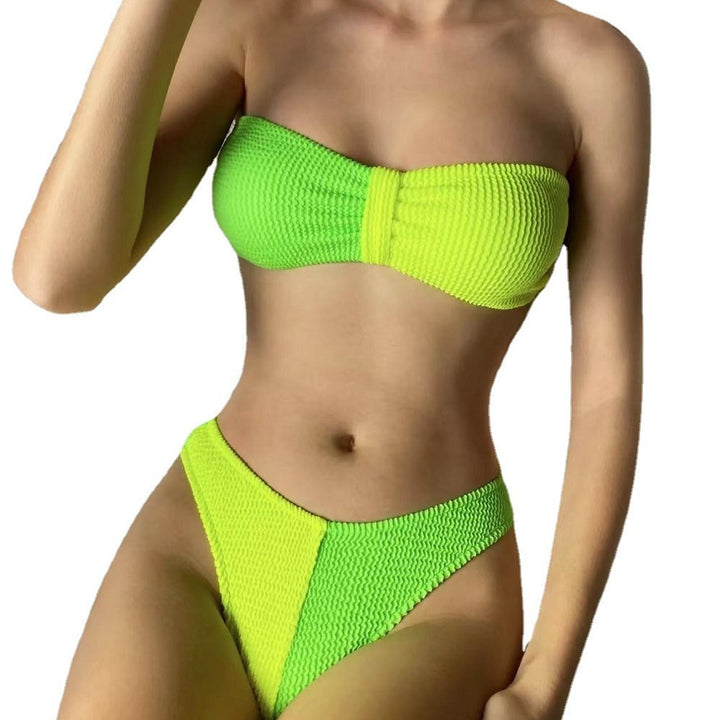 Dame Bandeau-bikini-sæt med unikt knudedesign og høj benudskæring Stilla