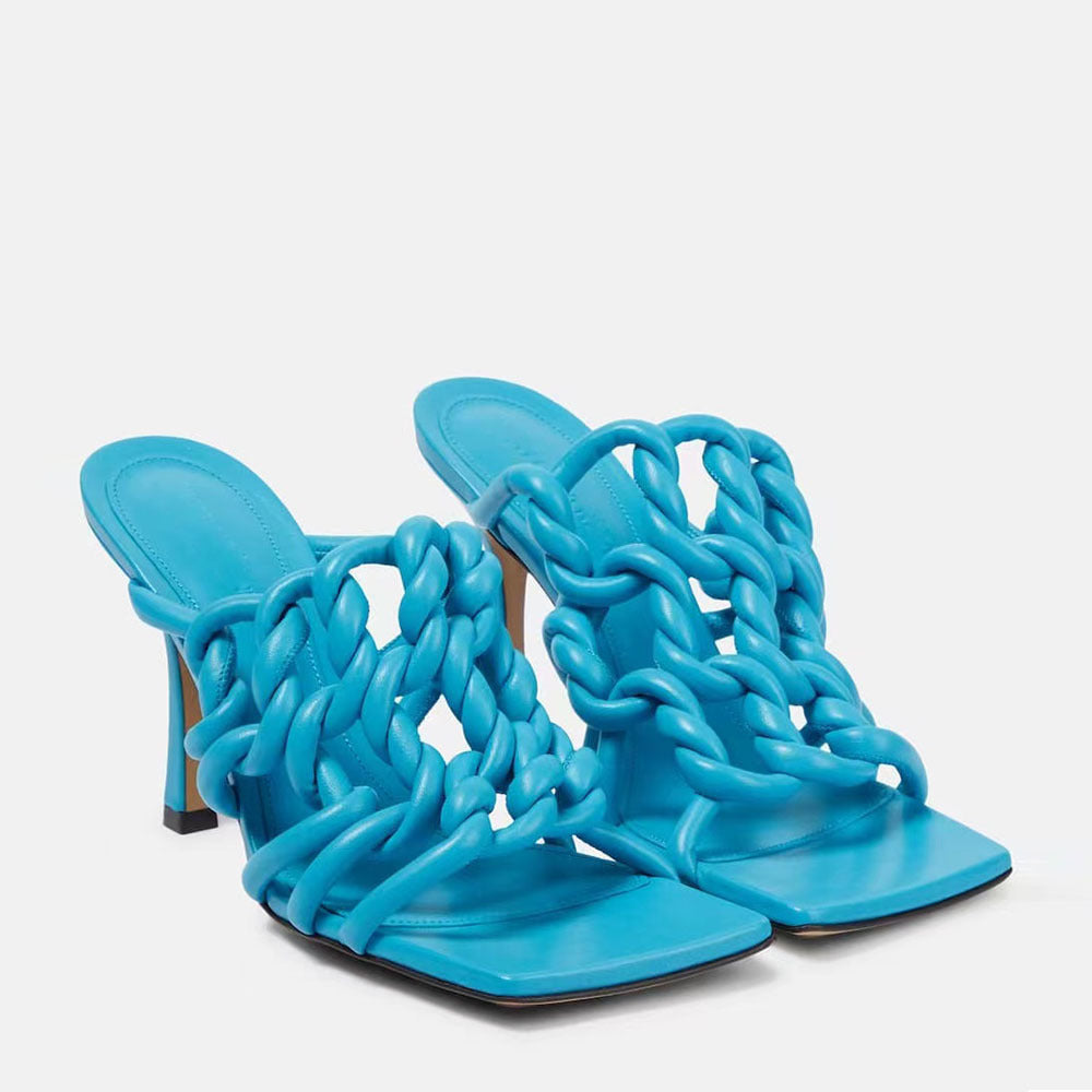Femme høje hæle slide sandaler med kunstnerisk kædedetail Stilla