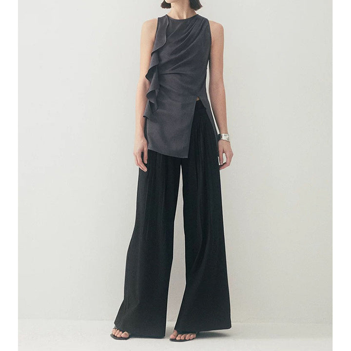 Dame ærmeløst top med elegant drapering og asymmetrisk snit Stilla