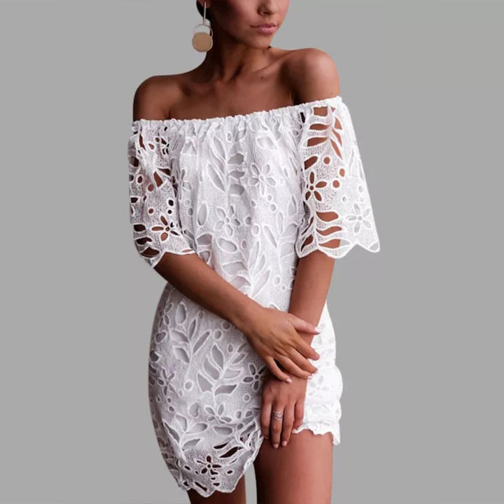 Dame Off-Shoulder Kjole med florale Cut-Outs og luftige Ærmer Stilla