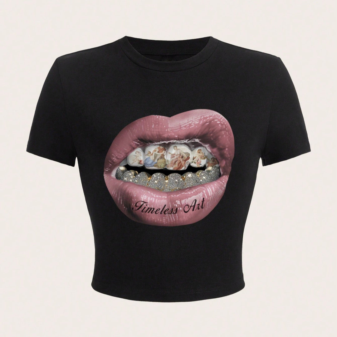 Dame Crop-T-Shirt med kreativ grafikdesign og unikt statement Skovae