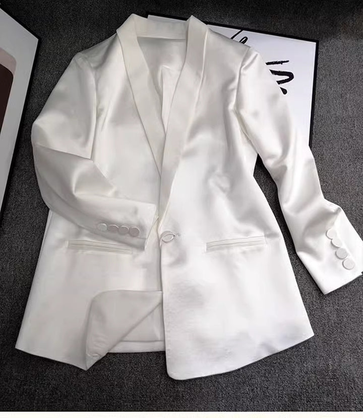 Dame elegant satin blazer med moderne detaljer Stilla