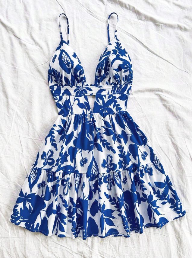 Dame sommerkjole med legende babydoll-snit og blomsterdesign Skovae