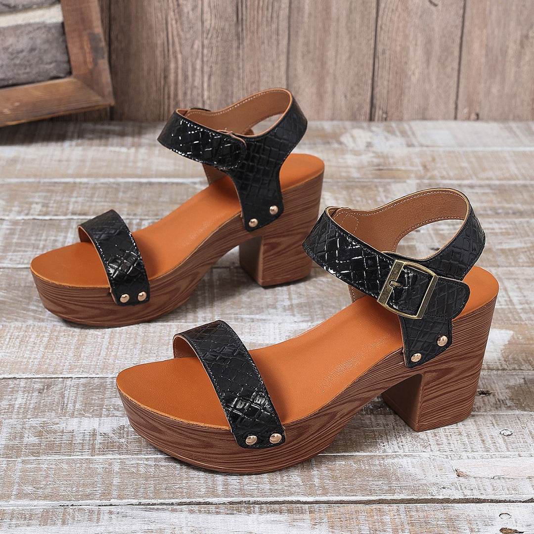 Dame Plateau Sandaler med elegant remdesign og komfortabel trælook Stilla