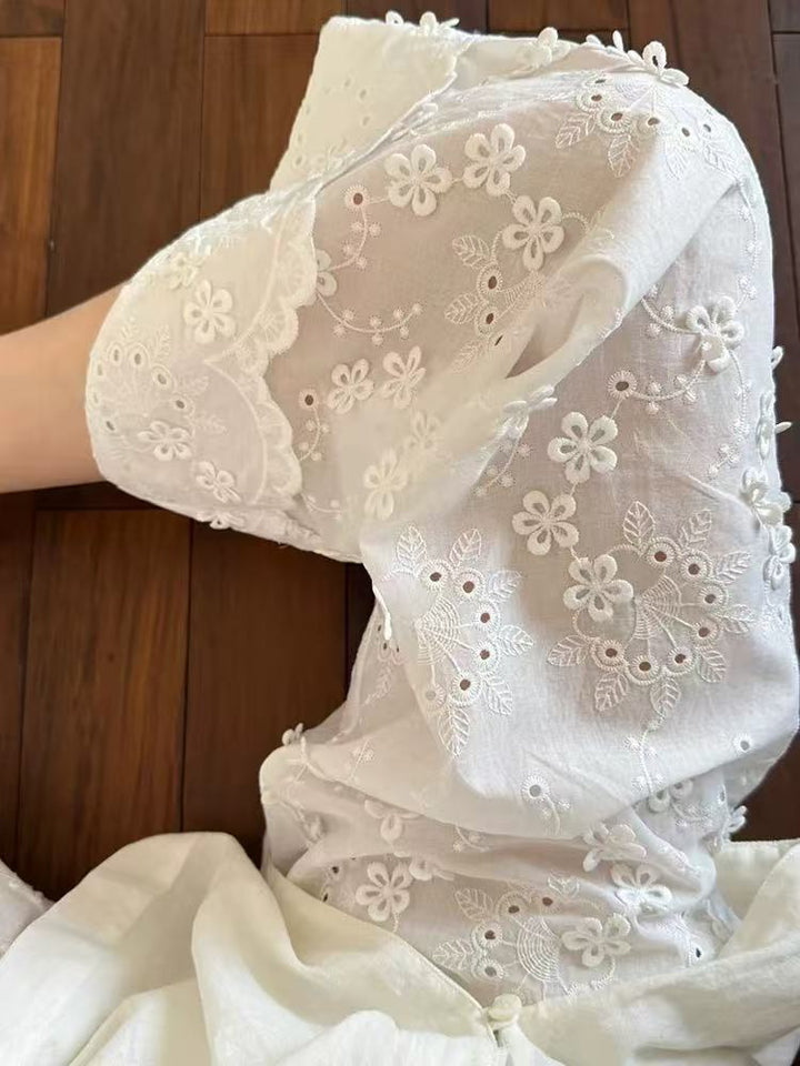 Dame Elegant og luftig buks med blomster broderedesign Stilla