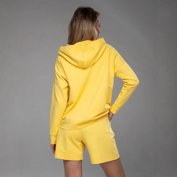 Kvinders komfortable og stilfulde hoodie med casual kängurulomme og shorts sæt Skovae