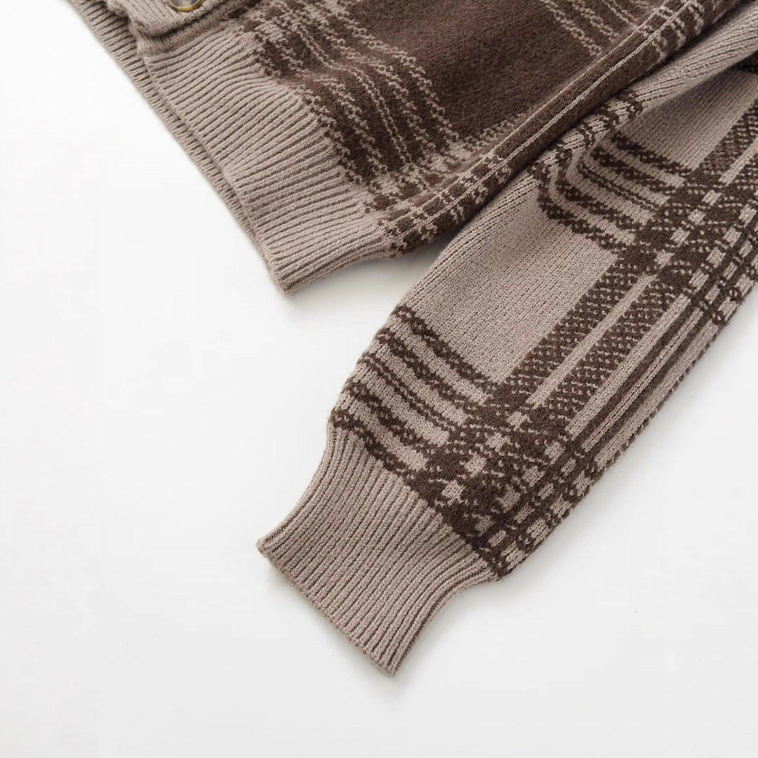 Dame cardigan i moderne flannel-look med knaplukning og elegant ternet mønster Stilla