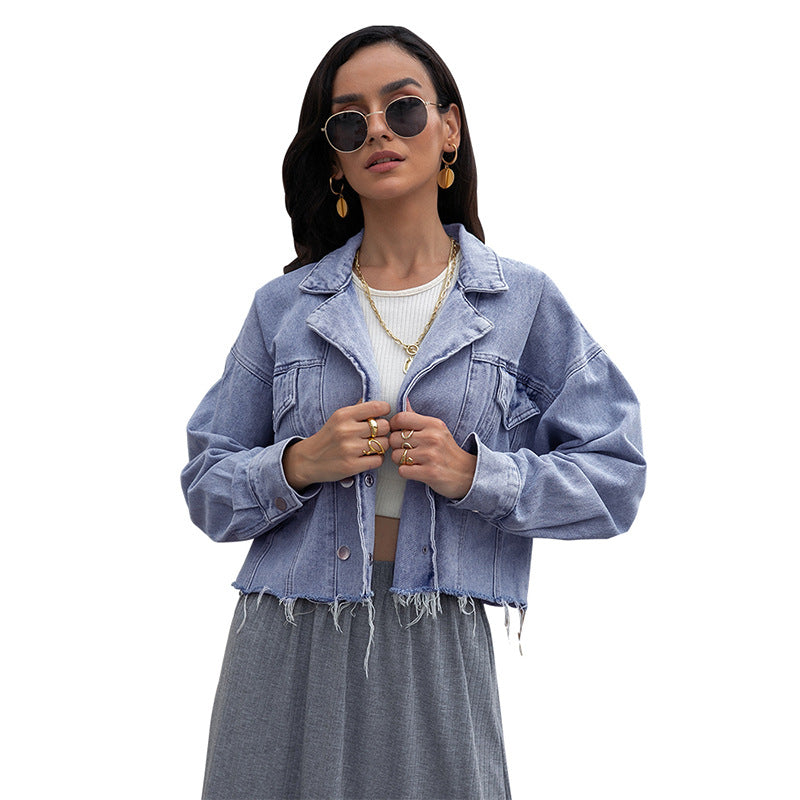 Dame Cropped Denimjakke med frynset kant og afslappet snit Stilla
