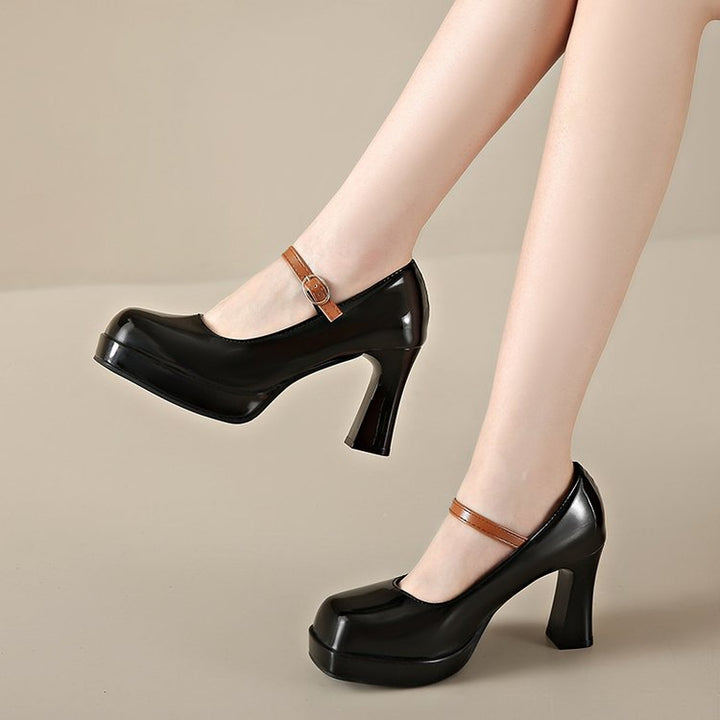 Dame Plateau-pumps med elegant rem og komfortabel blokhæl Stilla