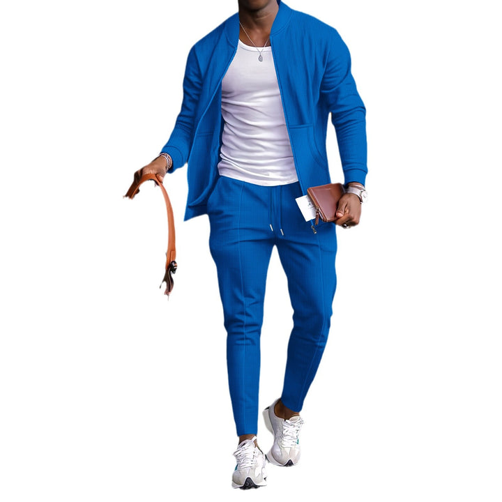 Herrer modetrendy fritidsdragt med sporty detaljer og åndbart stof Stilla
