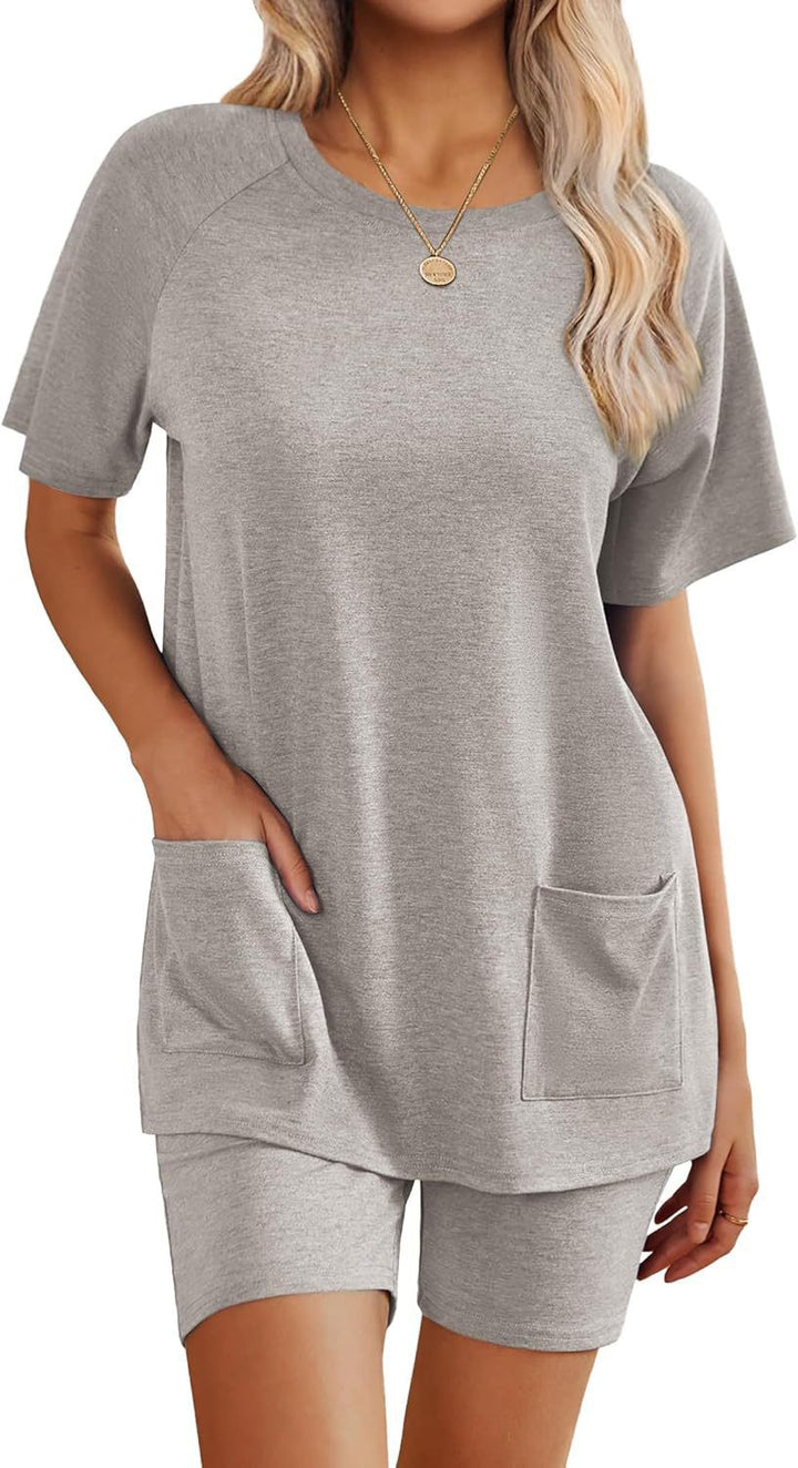 Dame loungewear-sæt med behagelig løs pasform og praktiske lommer Skovae