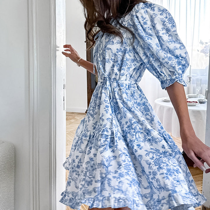 Dame maxikjole med romantiske flæsedetaljer og elegant blomsterprint Stilla