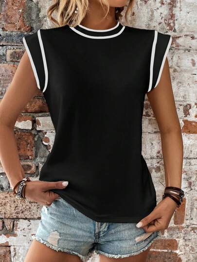 Dame sporty T-shirt med moderne design og kontrastdetaljer Stilla