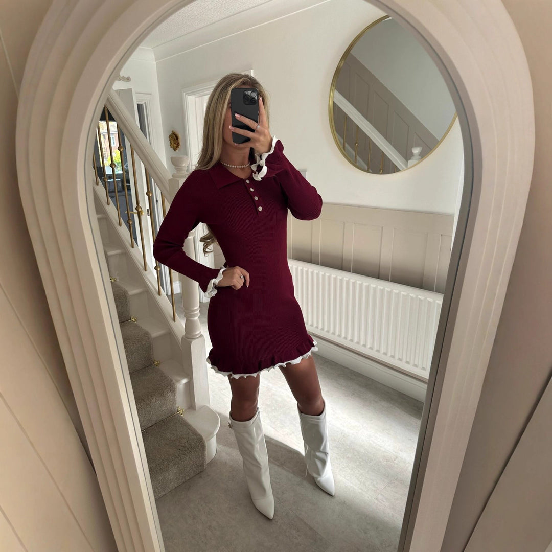 Kvinders strikkede kjole med blonde og knapstolpe Skovae