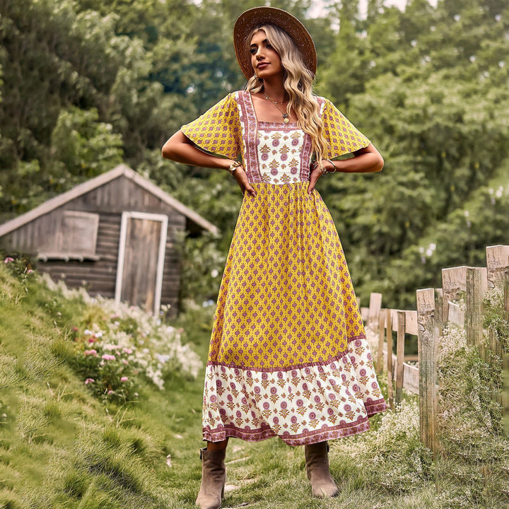 Dame maxikjole med florale mønstre og fine detaljer Stilla