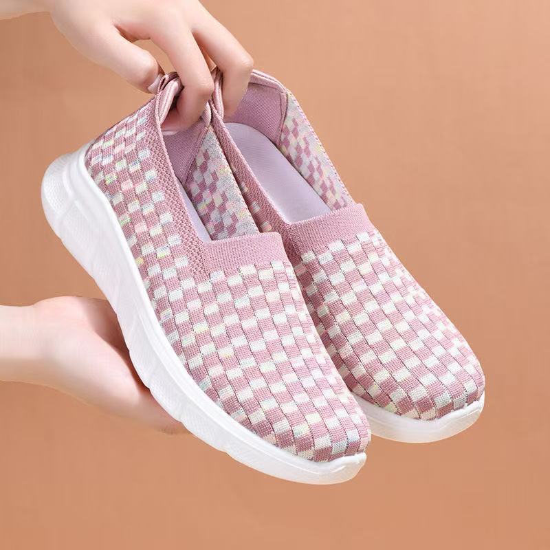 Damer Behagelige Slip-On Sneakers lavet af åndbart strikmateriale med skridsikker sål Stilla