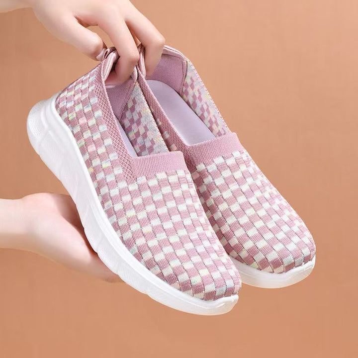 Damer Behagelige Slip-On Sneakers lavet af åndbart strikmateriale med skridsikker sål Stilla
